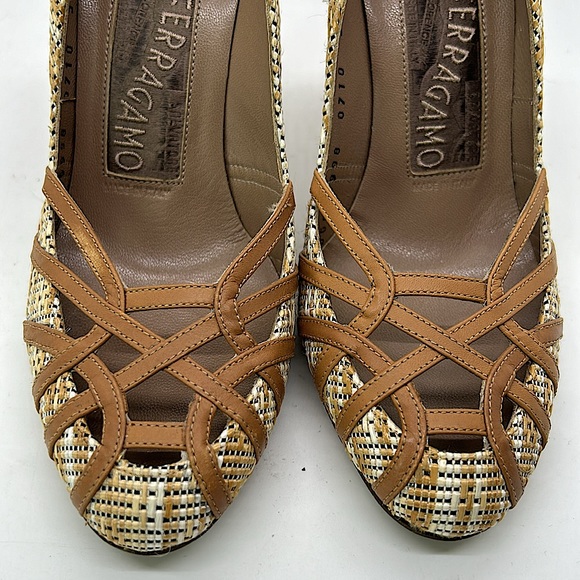 Salvatore Ferragamo Vtg Philippa Tan/Cream High Heels Shoes **Size 5.5** 🔥🔥 - Picture 3 of 10